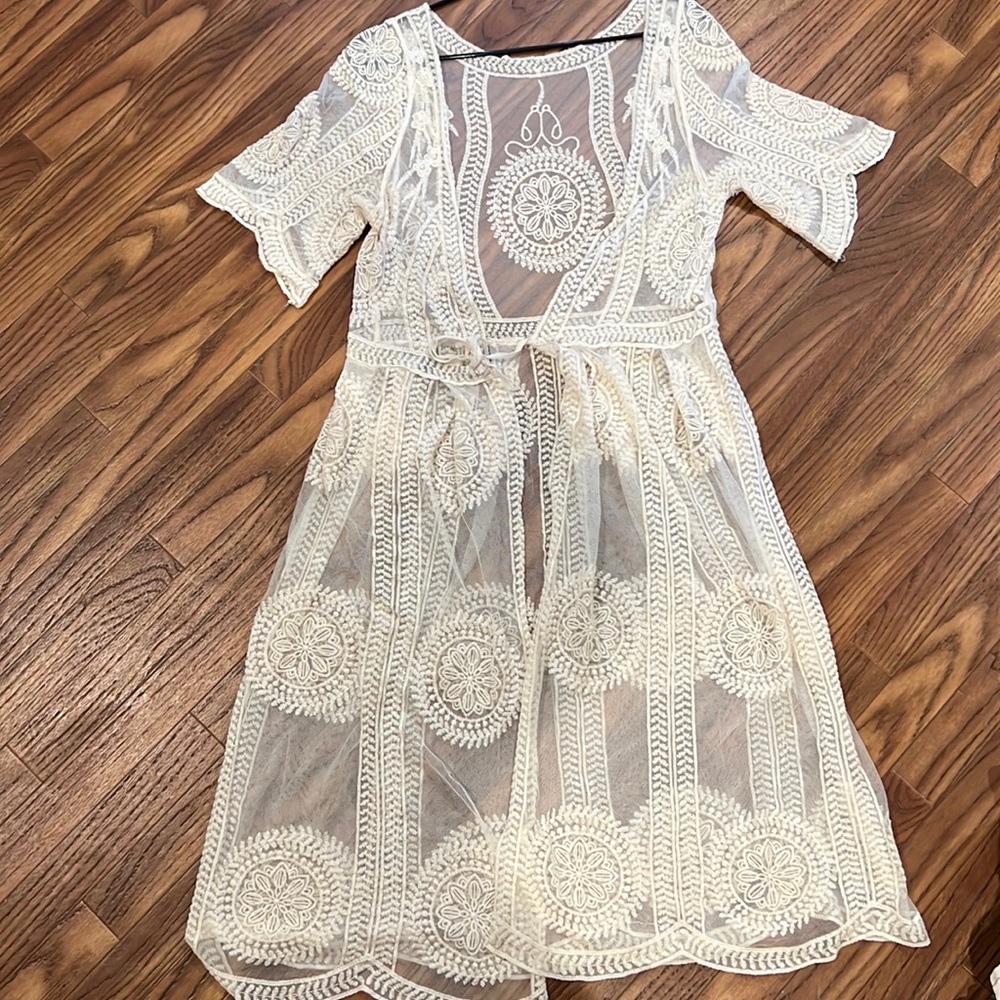 Sheer tulle kimono, bikini cover.